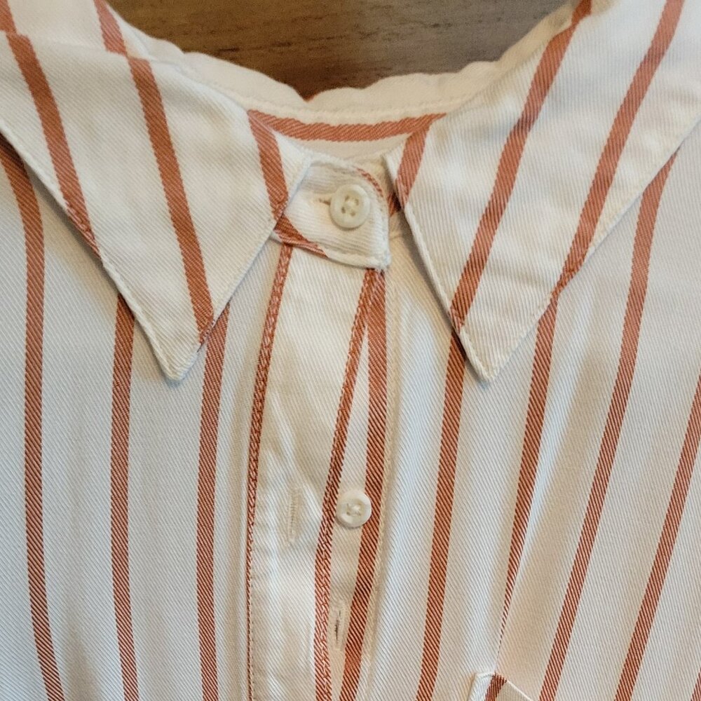 Ingrid and Isabel Maternity Blouse Sz Small